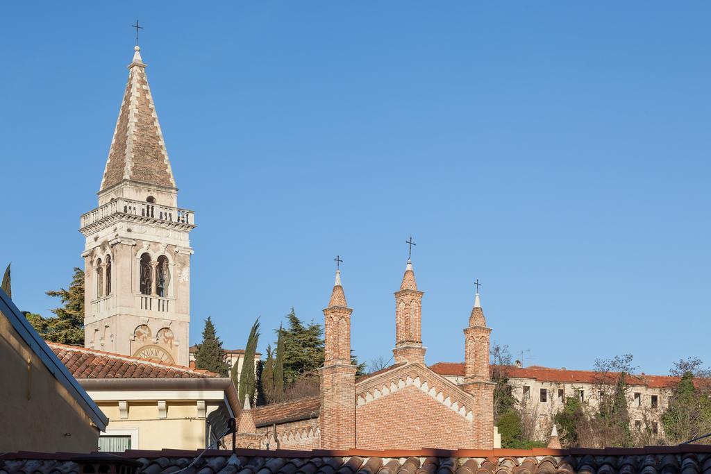 Verona Walls Rum bild