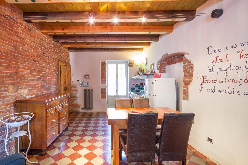 Verona Walls Rum bild